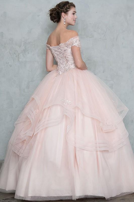 Brillante vestido de quinceaneras